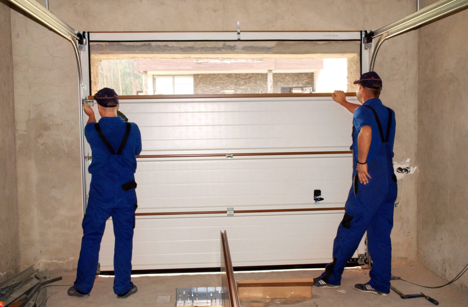 5 Signs That Your Garage Door Needs Repair