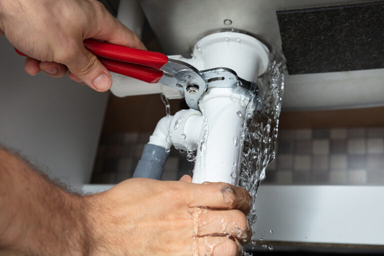 Quick Fixes and Smart Responses: Handling Emergency Leaks in Your Devon Home